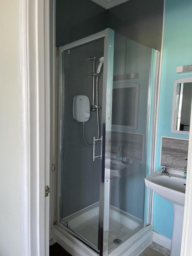 Bed and Breakfast Henrys On The Prom Great Yarmouth Zewnętrze zdjęcie