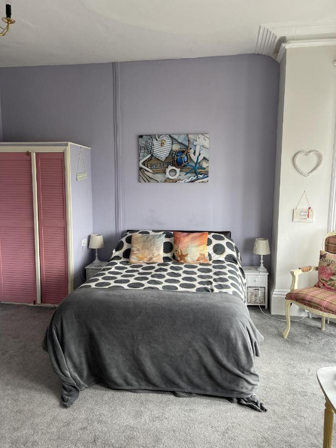 Bed and Breakfast Henrys On The Prom Great Yarmouth Zewnętrze zdjęcie